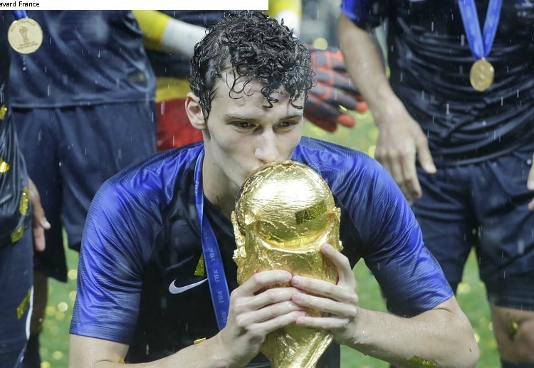 Situs bola Benjamin Pavard