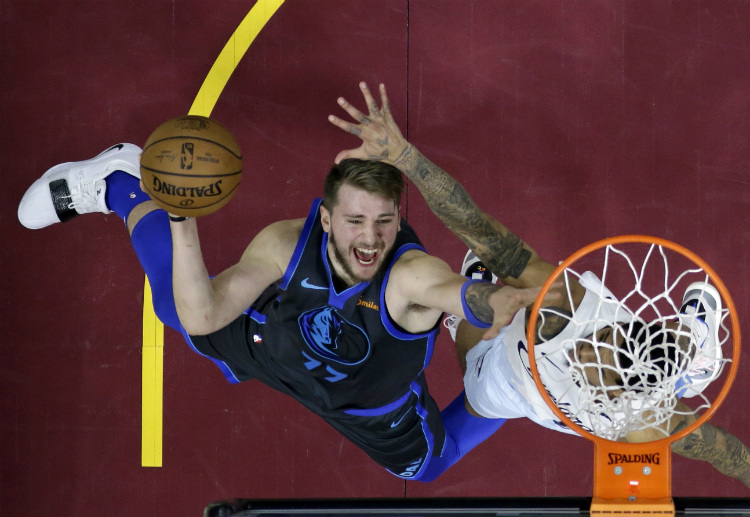 Luka Doncic andalan Mavericks untuk menaklukkan Milwaukee Bucks.