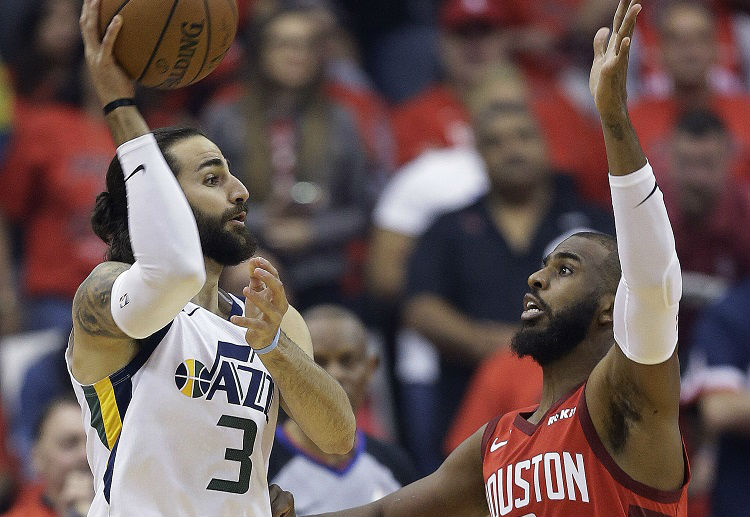 NBA常规赛 爵士 vs 火箭的球场动态