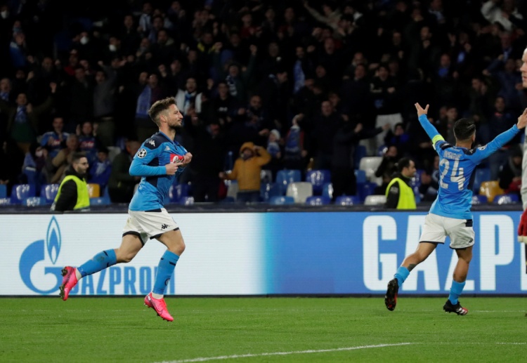 意甲 那不勒斯 的洛伦佐获得黄牌