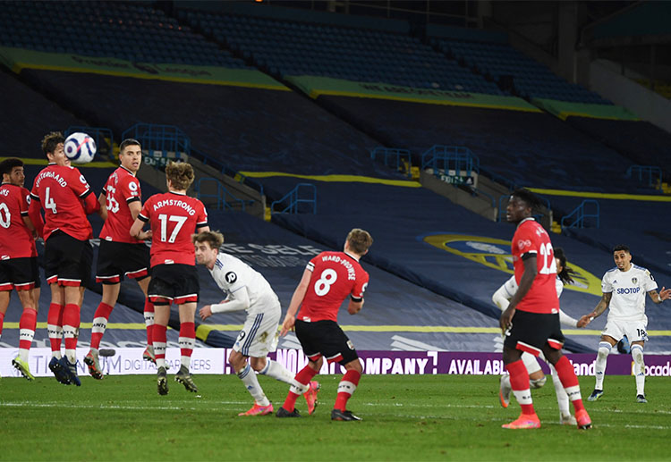 ဆောက်သမ်တန်ကတော့ ပရီးမီးယားလိဂ် ၈ ပွဲဆက် နိုင်ပွဲ ပျောက်ဆုံးခဲ့ပြီး အခုလို ခြေစွမ်းဆိုးရွားနေပုံနဲ့ ရှုံးပွဲက ထိုက်တန်ခဲ့ပြန်တယ်လို့ ဆိုရမှာပါ။