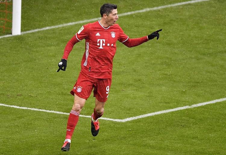 Lewandowski vô địch Bundesliga 2021 cùng Bayern.