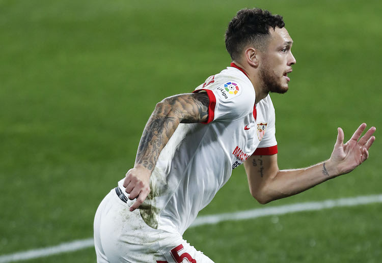 Sevilla peringkat 3 La Liga.