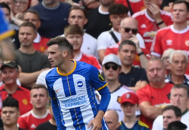 Pascal Gross membuat Brighton unggul di Liga Inggris.