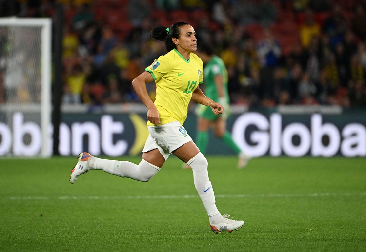 Marta adalah pemain sepak bola wanita terbaik asal Brasil