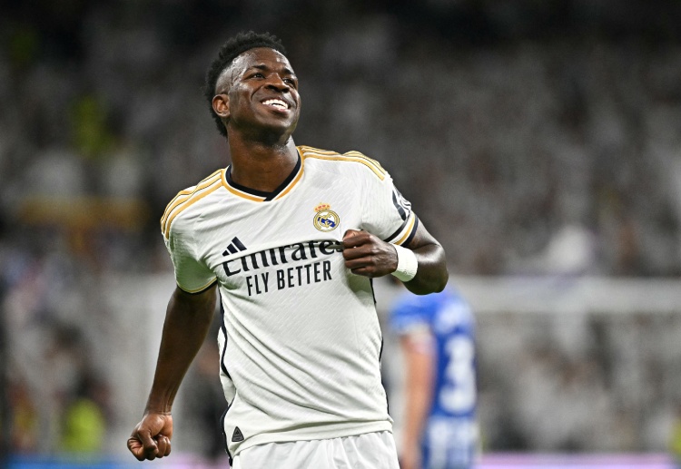 လာလီဂါ ကလပ်ဟာ အသက် ၂၄ နှစ် အရွယ် ဗင်နီးစီးယပ်စ်နဲ့ ၂၀၂၇ ခုနှစ် အထိ စာချုပ် သက်တမ်း ကျန်ရှိနေပြီးတော့ ယူရို ၁ ဘီလီယံတန်ကြေး ရှိတဲ့ လျော်ကြေး စာချုပ်လည်း ချုပ်ဆိုထားပါတယ်။