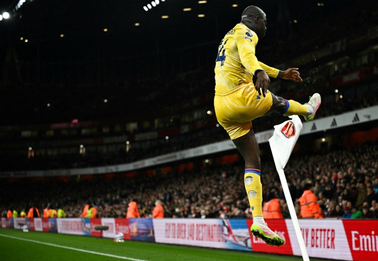 英超联赛 第83分钟,由于萨利巴在后场的失误,马泰特获得单刀机会,他冷静地选择挑射,成功将比分扳平。