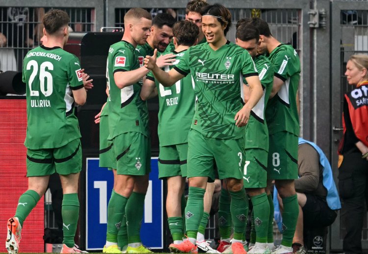 德甲联赛 第24分钟,板仓滉撞墙配合后低射破门,门兴1比0领先。