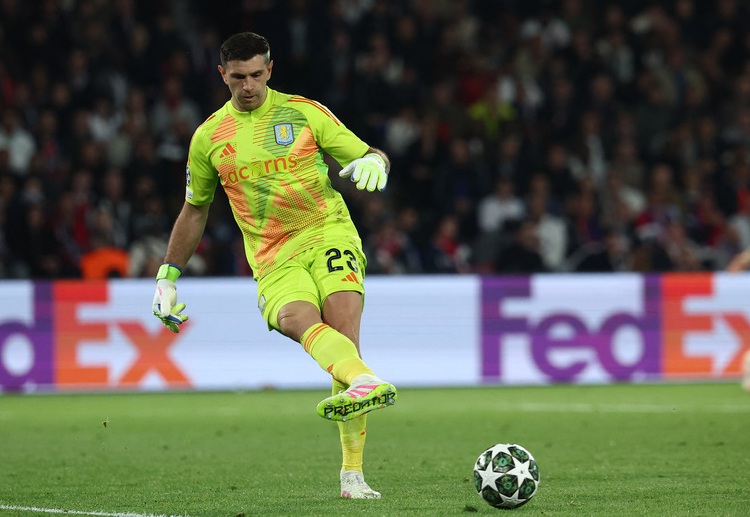 လာလီဂါ ကလပ် ကတော့ လက်ရှိ အချိန်ထိ မာ့ခ် အန်ဒရေ တာစတီဂျန်ကို အဓိက ဂိုးသမား အဖြစ် ထားရှိနေပေမယ့်လည်း ဒီရာသီမှာ ဒူးဒဏ်ရာကြောင့် ၇ ပွဲသာ ပွဲထွက်ကစားနိုင်ခဲ့ပါတယ်။