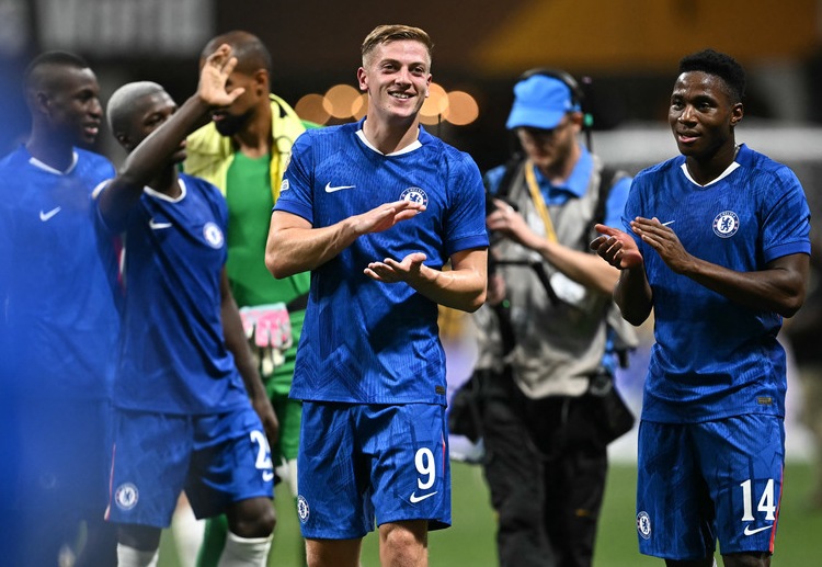 ပရီးမီးယားလိဂ် ကလပ် ချဲလ်ဆီးမှာ ပြီးခဲ့တဲ့ နှစ်ပိုင်း အတွင်း ကျောနံပါတ် ၉ ဝတ်ဆင် ကစားခဲ့တဲ့ ဖာနန်ဒို တောရက်စ်၊ ရိုမယ်လူ လူကာကူ၊ အဲလ်ဗားရိုး မိုရာတာ တို့ဟာ ခြေစွမ်းမပြနိုင်ခဲ့ကြပါဘူး။