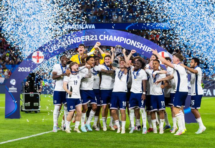 ဒါ့အပြင် အင်္ဂလန်ဟာ ဥရောပ ယူ ၂၁ ချန်ပီယံရှစ်မှာ ၄ ကြိမ်မြောက် ဗိုလ်စွဲခဲ့တာ ဖြစ်ပြီး ပြိုင်ပွဲရဲ့ ဒုတိယမြောက် အအောင်မြင်ဆုံး အသင်း ဖြစ်လာခဲ့ပါတယ်။