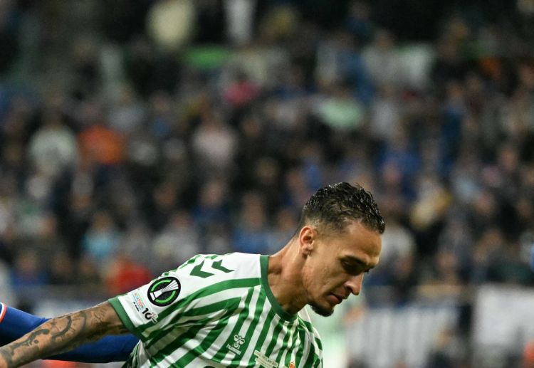 လာလီဂါ ကလပ်ဟာ လက်ရှိမှာ တောင်ပံ ကစားသမား တော်တော်များများကို ပစ်မှတ်ထား စောင့်ကြည့်နေပြီး ဂရင်းဝုဒ်၊ အန်တိုနီ တို့နဲ့ ဆက်တိုက် သတင်းတွေ ထွက်ပေါ်နေတာ ဖြစ်ပါတယ်။