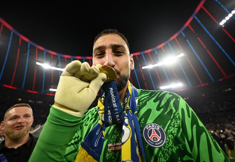 ပရီးမီးယားလိဂ် ကလပ် ချဲလ်ဆီး ကတော့ ပီအက်စ်ဂျီ ဂိုးသမား ဂျီယန်လူဝီဂျီ ဒွန်နာရမ်းမားကို ခေါ်ယူဖို့ စိတ်ဝင်စားနေကြောင်း L'Équipe က ဖော်ပြခဲ့ပါတယ်။