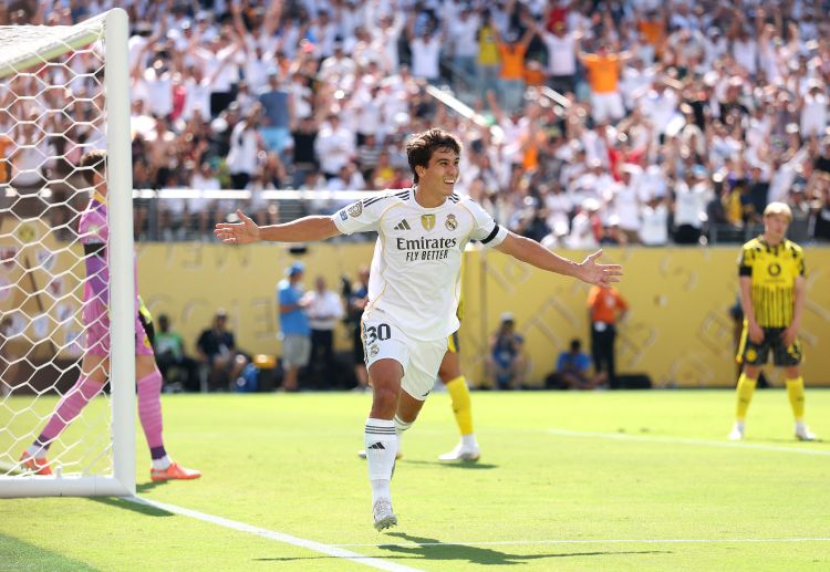 ဆန်းဒါးလန်း ကတော့ လာလီဂါ ကလပ် ရီးရဲလ်မက်ဒရစ် တိုက်စစ်မှူး ဂွန်ဇာလို ဂါစီယာကို ယူရို ၂၅ သန်းနဲ့ ခေါ်ယူဖို့ ပြင်ဆင်နေကြောင်း သိရပါတယ်။