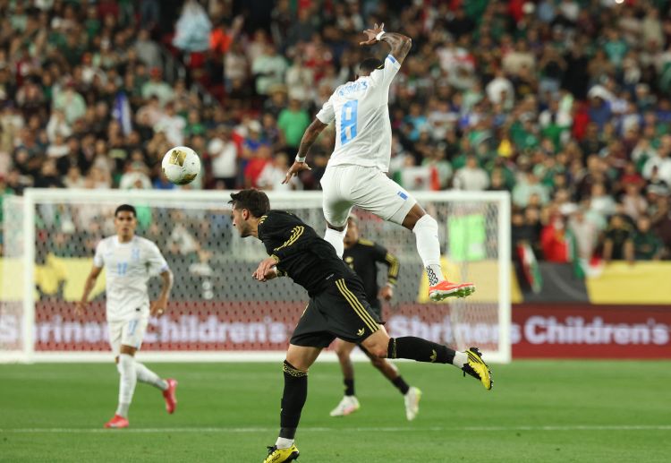 美洲金杯 墨西哥与洪都拉斯的对决从一开始就充满了激烈的火药味。