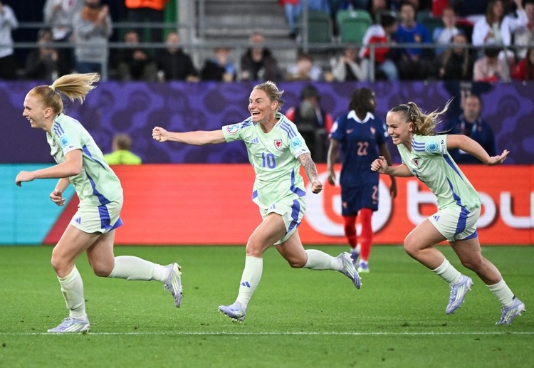 欧锦赛 杰斯·费什洛克作为威尔士进攻主力,在对法国的比赛中打入大赛首球。