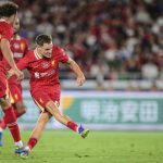 ဖလော်ရီယန် ဝစ်ဇ် ကတော့ ပရီးမီးယားလိဂ် ကလပ် လစ်ဗာပူးလ်နဲ့ အတူ ရာသီကြို ခြေစမ်းပွဲတွေ ကစားထားပြီး ဂိုးလည်း သွင်းယူထားနိုင်ပါတယ်။