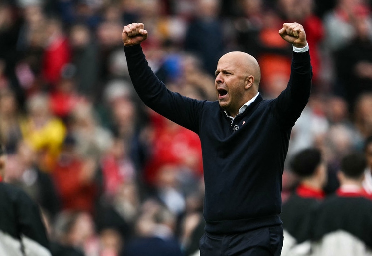 လစ်ဗာပူးလ်ဟာ အခုတစ်ပတ် ပရီးမီးယားလိဂ်မှာ နယူးကာဆယ်ရဲ့ အိမ်ကွင်း စိန့်ဂျိမ်းစ်ပါ့ခ်ကို သွားရောက် ရင်ဆိုင်ခဲ့ရပြီး ၂-၃ ရလဒ်နဲ့ အဖိုးတန် နိုင်ပွဲ ရရှိထားခဲ့ပါတယ်။