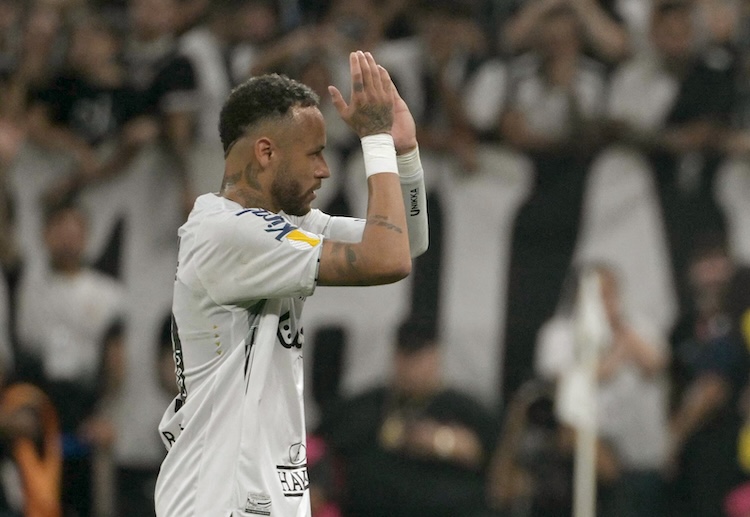 ဆန်းတို့စ်ဟာ ဒီရာသီ ဘရာဇီးလ် စီးရီးအေမှာ ရလဒ်တွေ ဆိုးရွားနေပြီး တန်းဆင်းဇုန်ရဲ့ အထက်မှာ ၂ မှတ် အကွာနဲ့ ရပ်တည်နေပါတယ်။