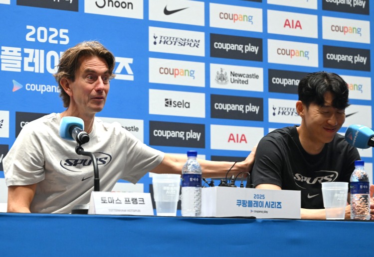 英超联赛 2024-25赛季，孙兴慜与热刺在欧联杯决赛战胜曼联，成为球队历史传奇人物。