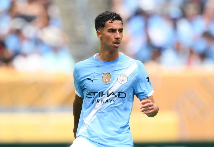 မန်စီးတီးမှာ ပုံမှန် ပွဲထွက်ခွင့်ရဖို့ ခက်ခဲနိုင်တဲ့ ကစားသမားဟာ လာလီဂါ ကလပ်ကို တစ်ရာသီ အငှားနဲ့ ပြောင်းရွှေ့မှာလည်း ဖြစ်ပါတယ်။