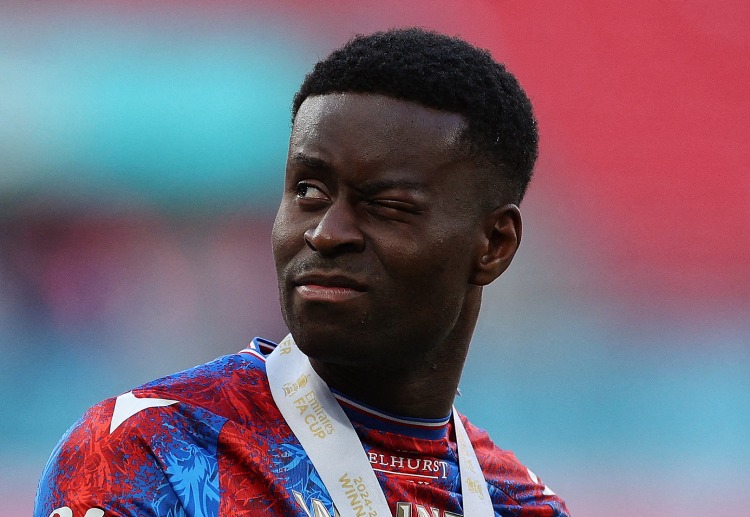 ဒါကြောင့် မာ့ခ် ဂူဟီ အနေနဲ့ လာမယ့် နွေရာသီမှာ ပရီးမီးယားလိဂ် ထိပ်သီး လစ်ဗာပူးလ် ကိုပဲ ပြောင်းရွှေ့ဖို့ ဆန္ဒရှိနေတယ်လို့ သိရပါတယ်။