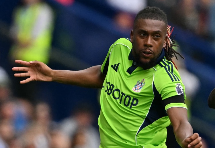 Alex Iwobi incar gol di pertandingan Premier League