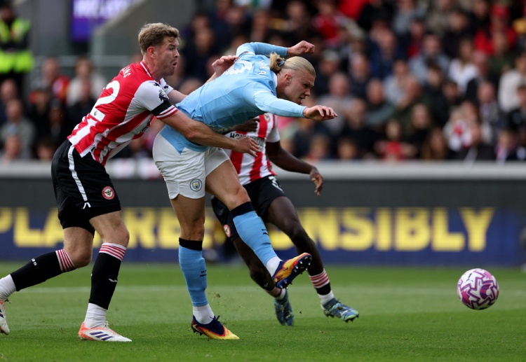 အာဆင်နယ်ဟာ ပြီးခဲ့တဲ့ နှစ်ရာသီဆက် ပရီးမီးယားလိဂ် ချန်ပီယံဆုနဲ့ လွဲချော်ခဲ့ပေမယ့် ဒီရာသီ မှာတော့ ချန်ပီယံ ဖြစ်ဖို့ ရေပန်းအစားဆုံး အသင်း အဖြစ် သတ်မှတ်ခံထားရတာ ဖြစ်ပါတယ်။