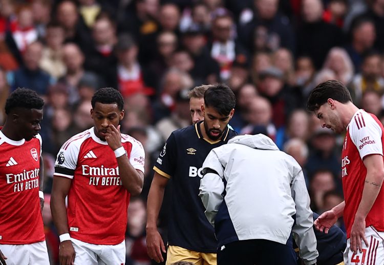 အာဆင်နယ် ကတော့ ဆန်းဒါးလန်းနဲ့ ပွဲမှာ ရမှတ်တွေ ဆုံးရှုံးခဲ့ရပေမယ့် ပရီးမီးယားလိဂ် ပွဲစဉ် ၁၁ အပြီးမှာ အမှတ်ပေးဇယားကို ၄ မှတ်ဖြတ် ဦးဆောင်နေဆဲ ဖြစ်ပါတယ်။