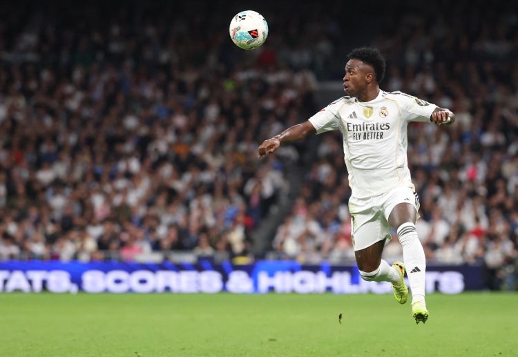 ရီးရဲလ်မက်ဒရစ်နဲ့ အဆင်မပြေ ဖြစ်နေတဲ့ ဗင်နီးစီးယပ်စ် ကိုတော့ ပရီးမီးယားလိဂ် ထိပ်တန်း ကလပ်တွေ ဖြစ်တဲ့ ချဲလ်ဆီး၊ ယူနိုက်တက်နဲ့ မန်စီးတီး တို့က ထိပ်ဆုံးက စိတ်ဝင်စားနေပါတယ်။