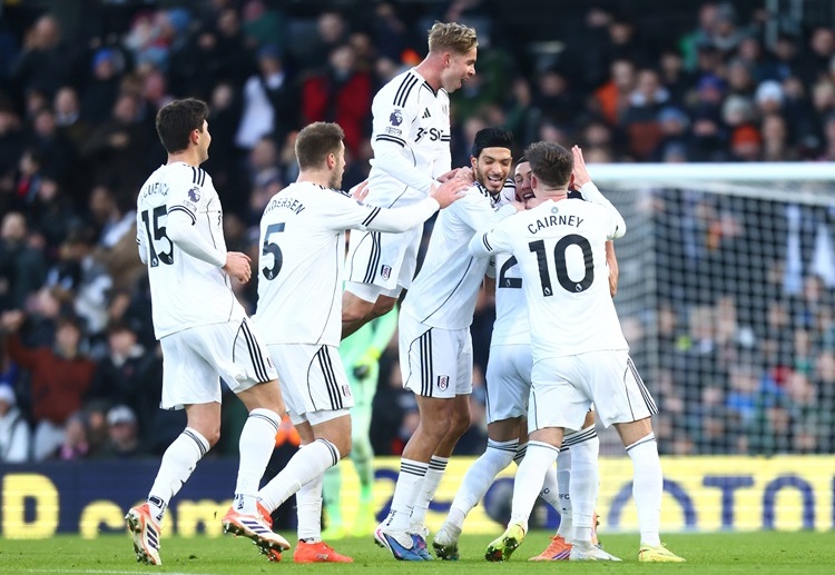 英超联赛 富勒姆在主场依靠里德的世界波，以2比2战平了利物浦。