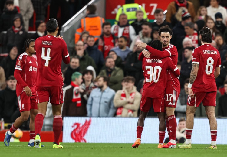 英足总杯 利物浦在主场以4比1战胜巴恩斯利，后卫弗林蓬在本场比赛中为红军建功。