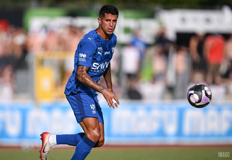 လာလီဂါ ကလပ်ဟာ တိုက်စစ်မှူး နေရာ အတွက် အာလင်း ဟာလန်းနဲ့ ဟယ်ရီကိန်း တို့ကို ပစ်မှတ်ထားနေကြောင်း သိရပါတယ်။