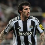 နယူးကာဆယ် ကွင်းလယ်လူ ဆန်ဒရို တိုနာလီ ကတော့ သူ့ကို ခေါ်ယူဖို့ စိတ်ဝင်စားနေတဲ့ အာဆင်နယ်၊ မန်စီးတီးနဲ့ ယူနိုက်တက် တို့ကို ငြင်းပယ်ပြီး စီးရီးအေကို ပြန်ဖို့ ပြင်ဆင်နေပါတယ်။