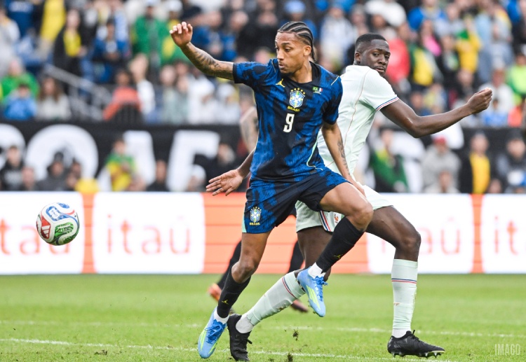 ယာအို ပက်ဒရို ကတော့ ကမ္ဘာ့ဖလားနဲ့ ဝေးကွာနေတဲ့ နှစ်ရှည်လများ စောင့်ဆိုင်းမှုဟာ လက်ရှိ တိုက်စစ်မှူးတွေ အပေါ် ဖိအားဖြစ်စေတယ်လို့ ယူဆနေပါတယ်။