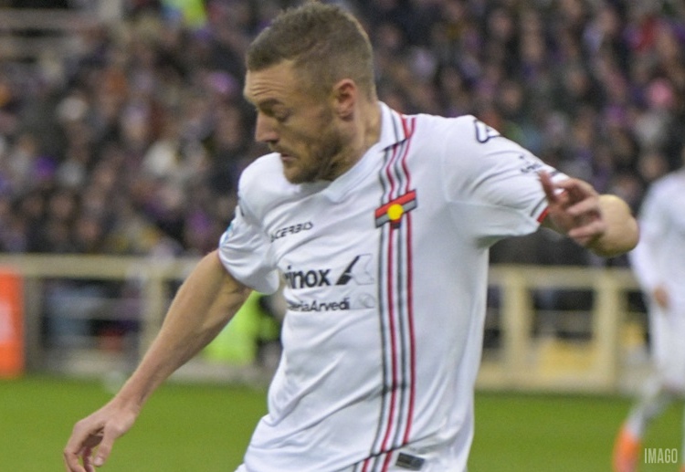 意甲联赛 克雷莫纳差点在上半场破门,瓦迪·杰米的远射被立柱挡出。