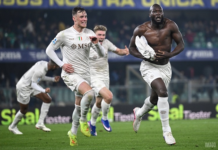 နာပိုလီဟာ ပြီးခဲ့တဲ့ ရာသီက စီးရီးအေ ချန်ပီယံဆုကို ဆွတ်ခူးနိုင်ခဲ့ပေမယ့် ဒီရာသီ မှာတော့ ဥရောပ ဝင်ခွင့် ရဖို့တောင် ရုန်းကန်နေရတာ ဖြစ်ပါတယ်။