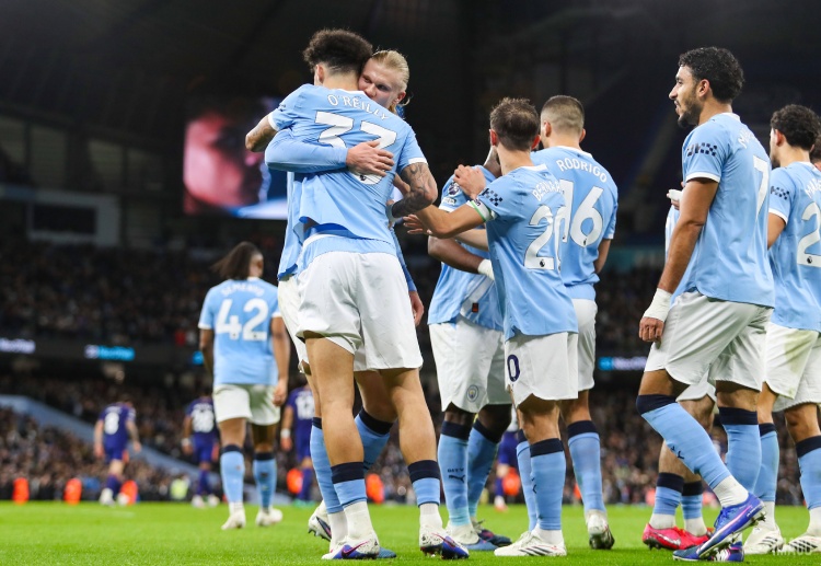 တစ်ဖက် မှာလည်း ဝက်စ်ဟမ်းက ပရီးမီးယားလိဂ် တန်းဆင်းဇုန် တိုက်ပွဲဝင်နေရပြီး လက်ရှိမှာ အဆင့် ၁၈ နေရာမှာ ရှိနေပါတယ်။