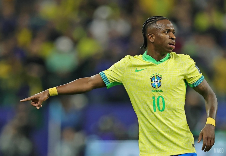 အမ်ဘာပေးဟာ ပြီးခဲ့တဲ့နှစ် ဖီဖာ ကလပ် ကမ္ဘာ့ဖလား ပြိုင်ပွဲပြီးကတည်းက ၃၅ ပွဲ ကစားရာမှာ ၃၈ ဂိုးသွင်း၊ ၅ ဂိုး ဖန်တီးထားနိုင်တဲ့ အထိ အားရစရာ ခြေစွမ်းမျိုး ပိုင်ဆိုင်ထားပါတယ်။