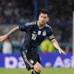 国际友谊赛 阿根廷5比0轻取赞比亚，梅西打满全场，上演一传一射的精彩表现，带动球队进攻。