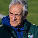 世界杯预选赛 连续三届无缘世界杯后，意大利足协主席格拉维纳在罗马宣布辞职。