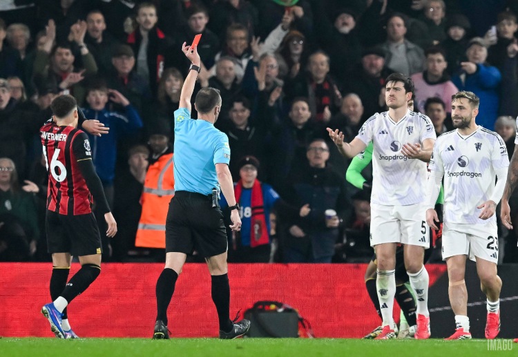 မက်ဂွိုင်းယားဟာ ဘုန်းမောက်နဲ့ ပရီးမီးယားလိဂ် ပွဲမှာ အနီကတ်ပြခံခဲ့ရတာပါ။