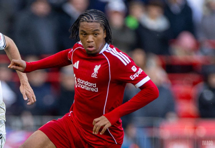 欧冠联赛 利物浦小将恩古莫哈近期状态出色，有望在这场关键战中获得更多出场时间。