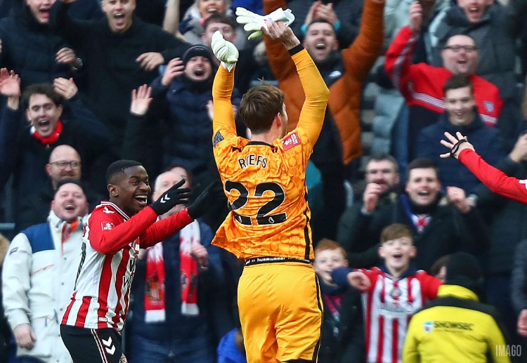 英超联赛 罗宾·罗夫斯伤愈复出,将提升桑德兰防线稳定性