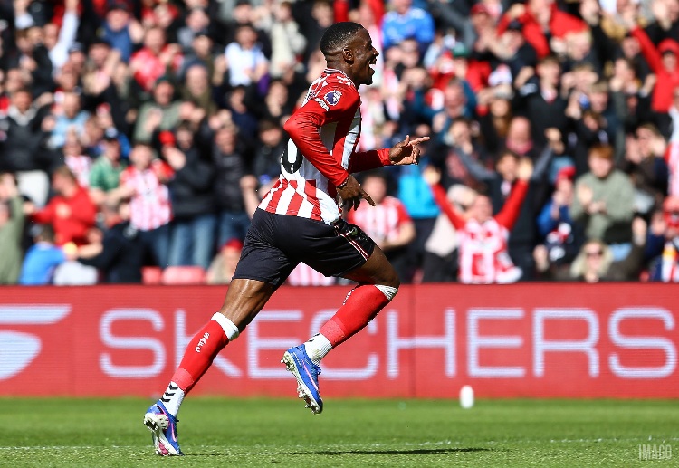 英超联赛 桑德兰主场小胜热刺，结束了长达16年的不胜尴尬。