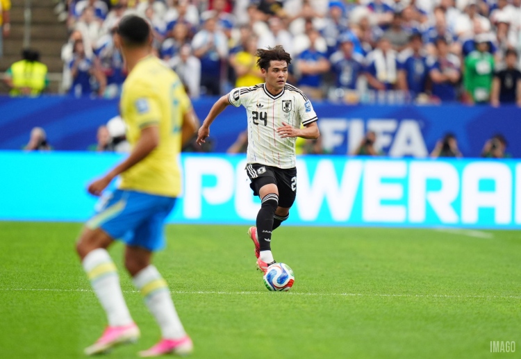 世界杯 日本率先打破场上僵局，佐野海舟禁区外一记世界波让巴西门将毫无办法